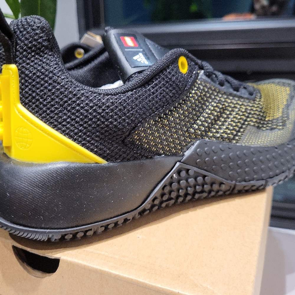 Adidas kids lego sport pro j shoes. Sz 5.5